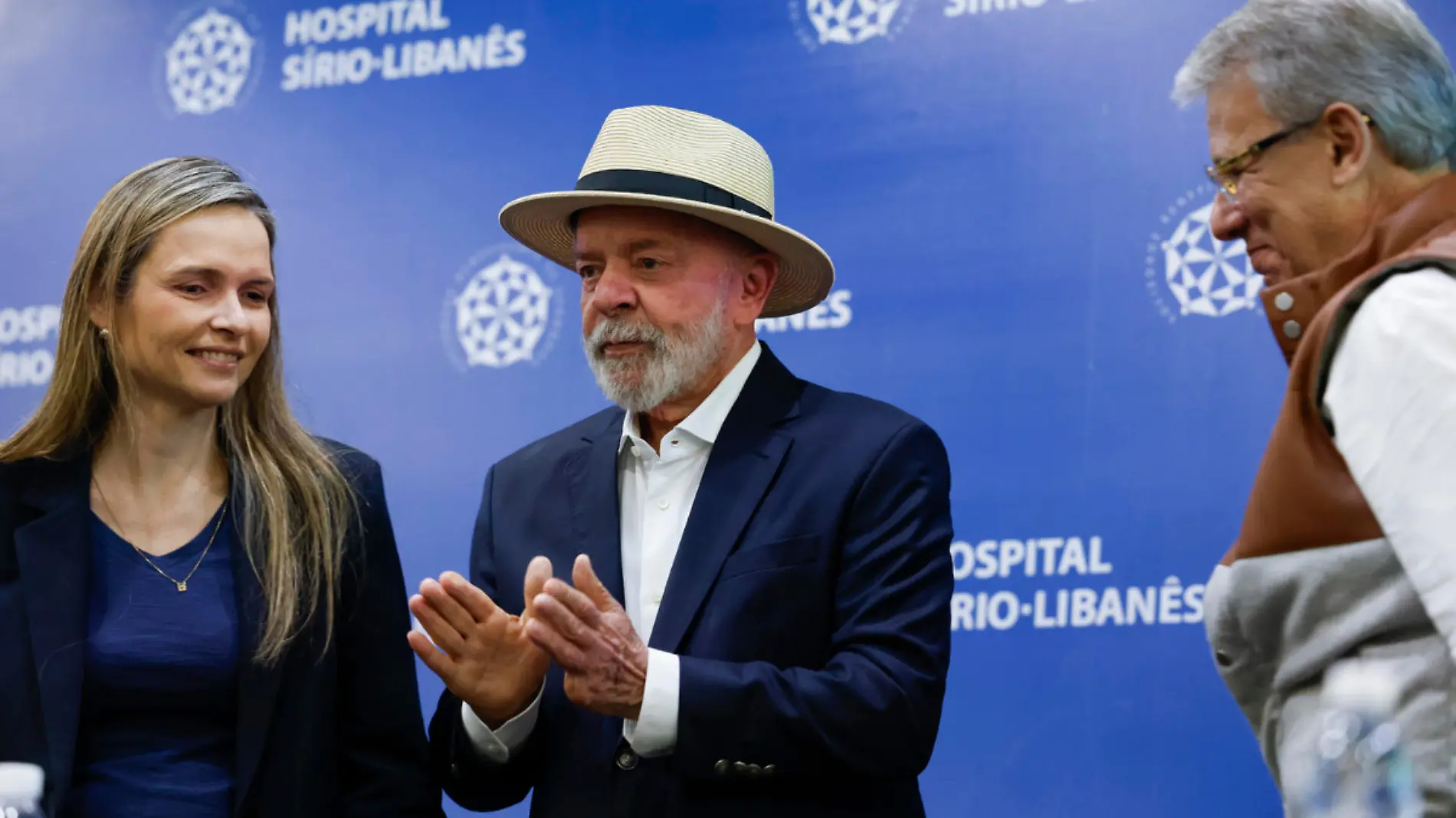 Lula sale del hospital